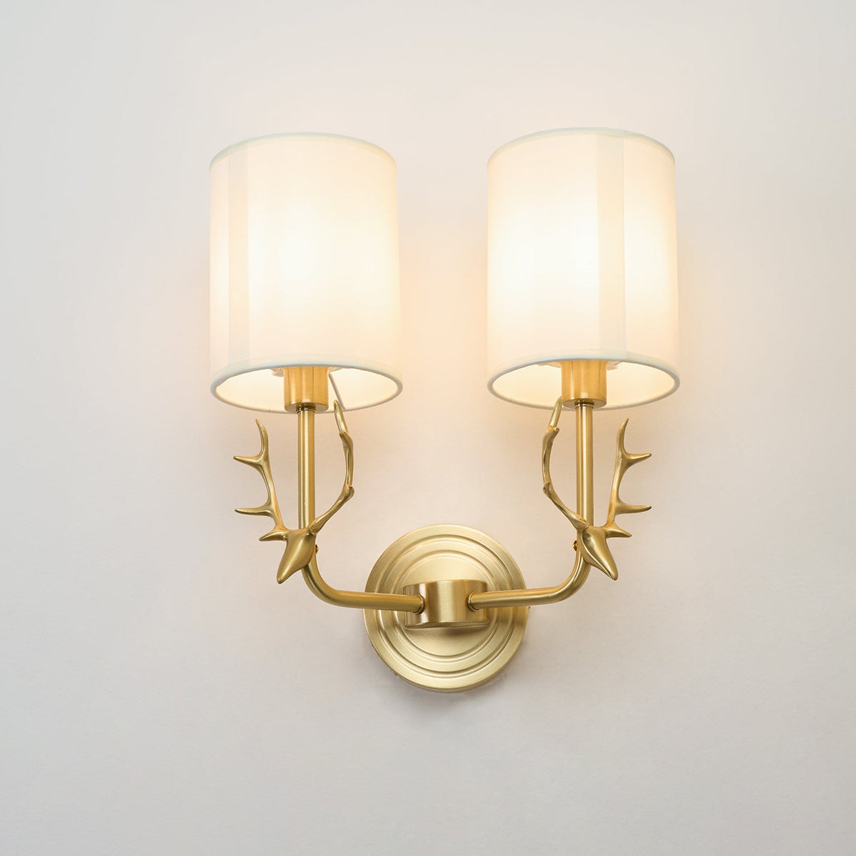 Auriviella aplique de pared elegancia Cabeza de ciervo latón