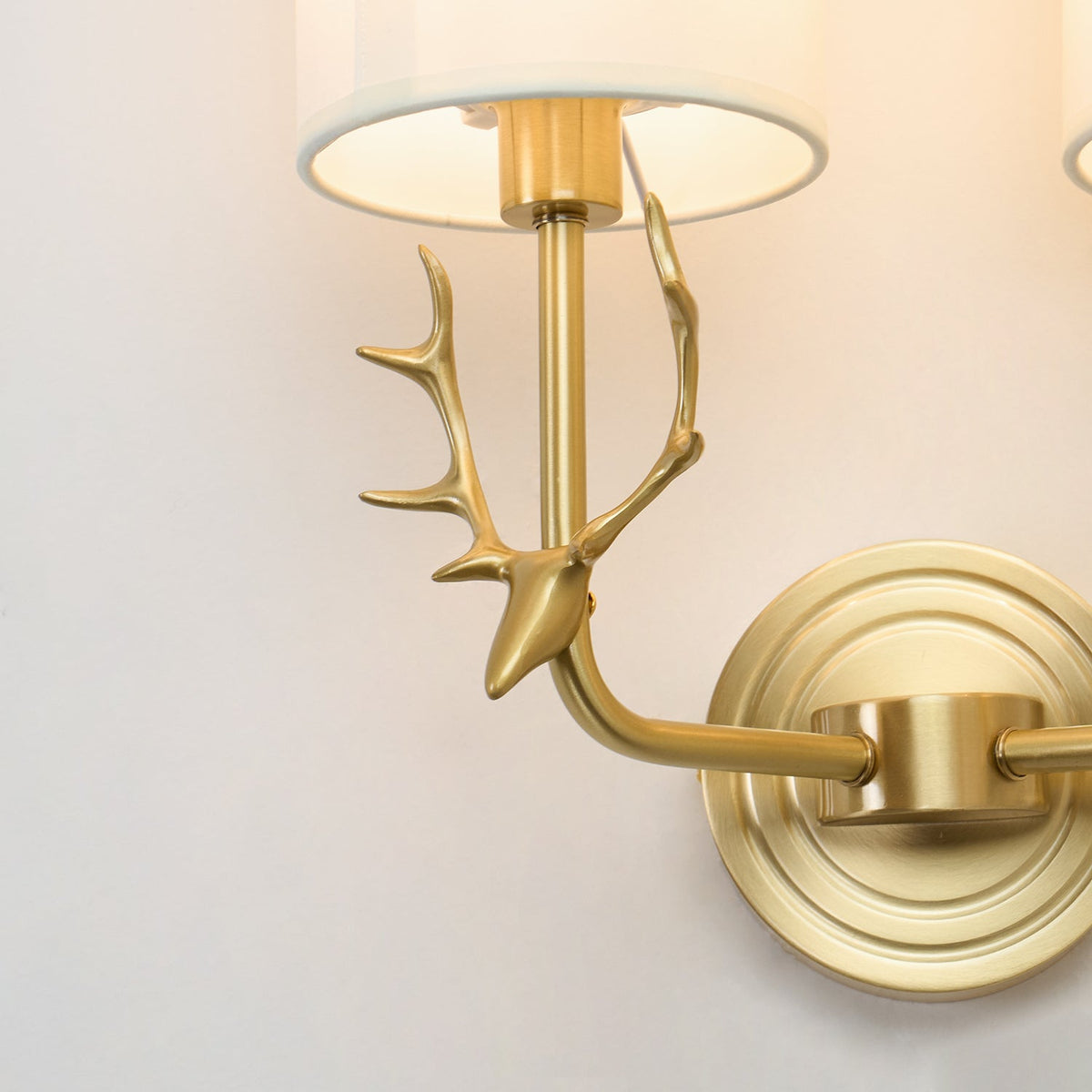 Auriviella aplique de pared elegancia Cabeza de ciervo latón