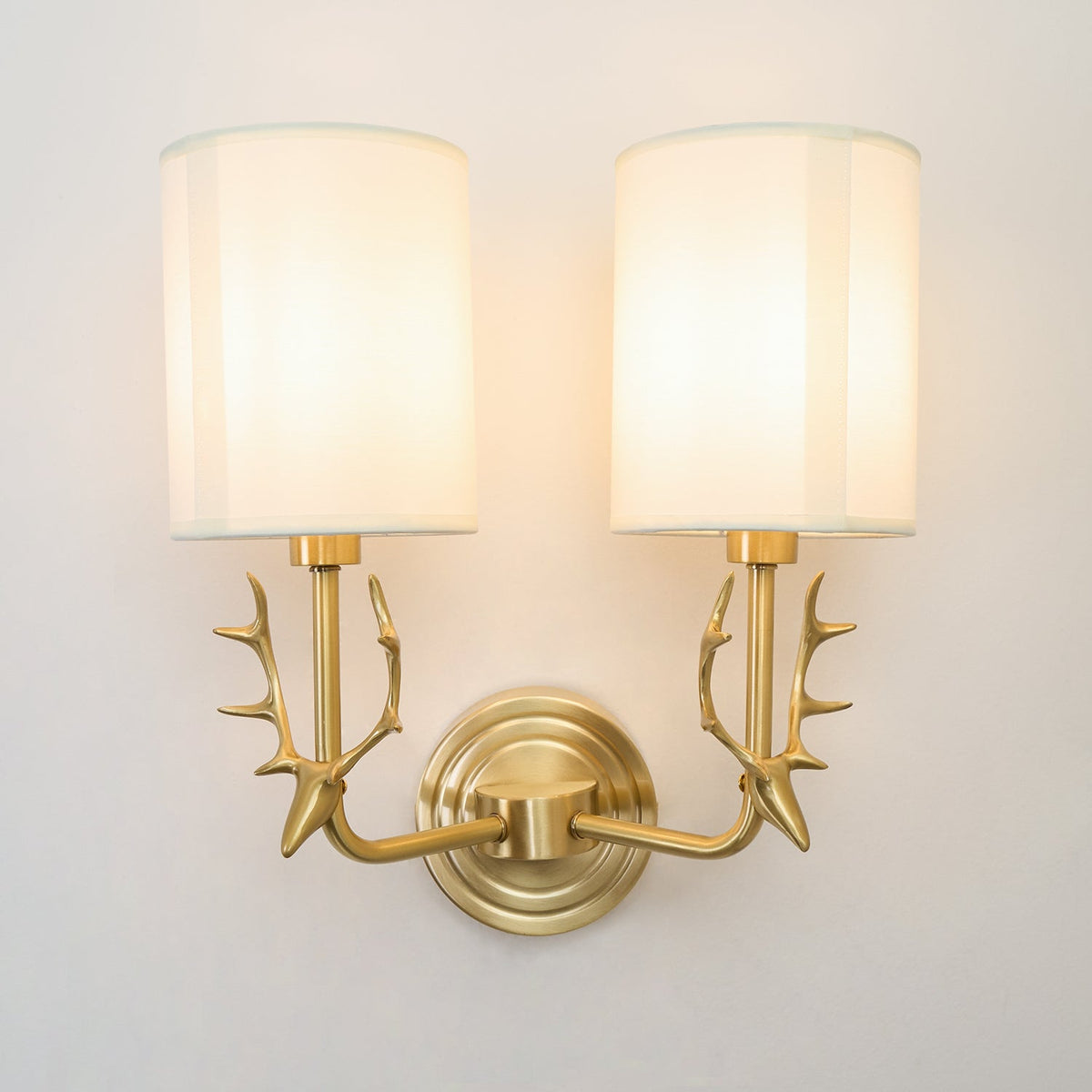 Auriviella aplique de pared elegancia Cabeza de ciervo latón