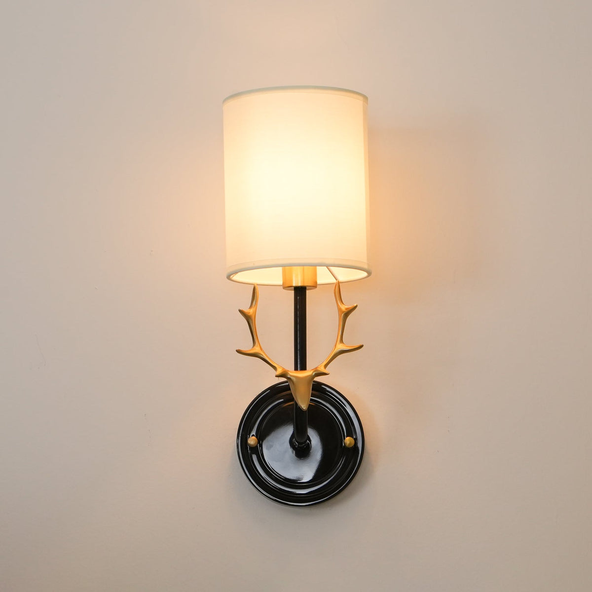 Auriviella aplique de pared elegancia Cabeza de ciervo latón