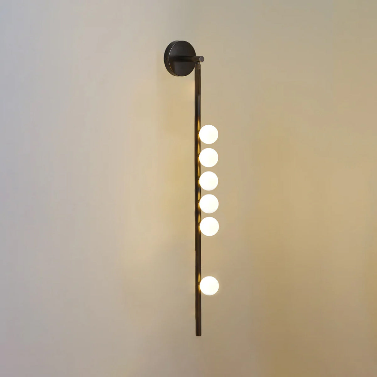 Rory aplique de pared moderno minimalista de tubo en latón y vidrio