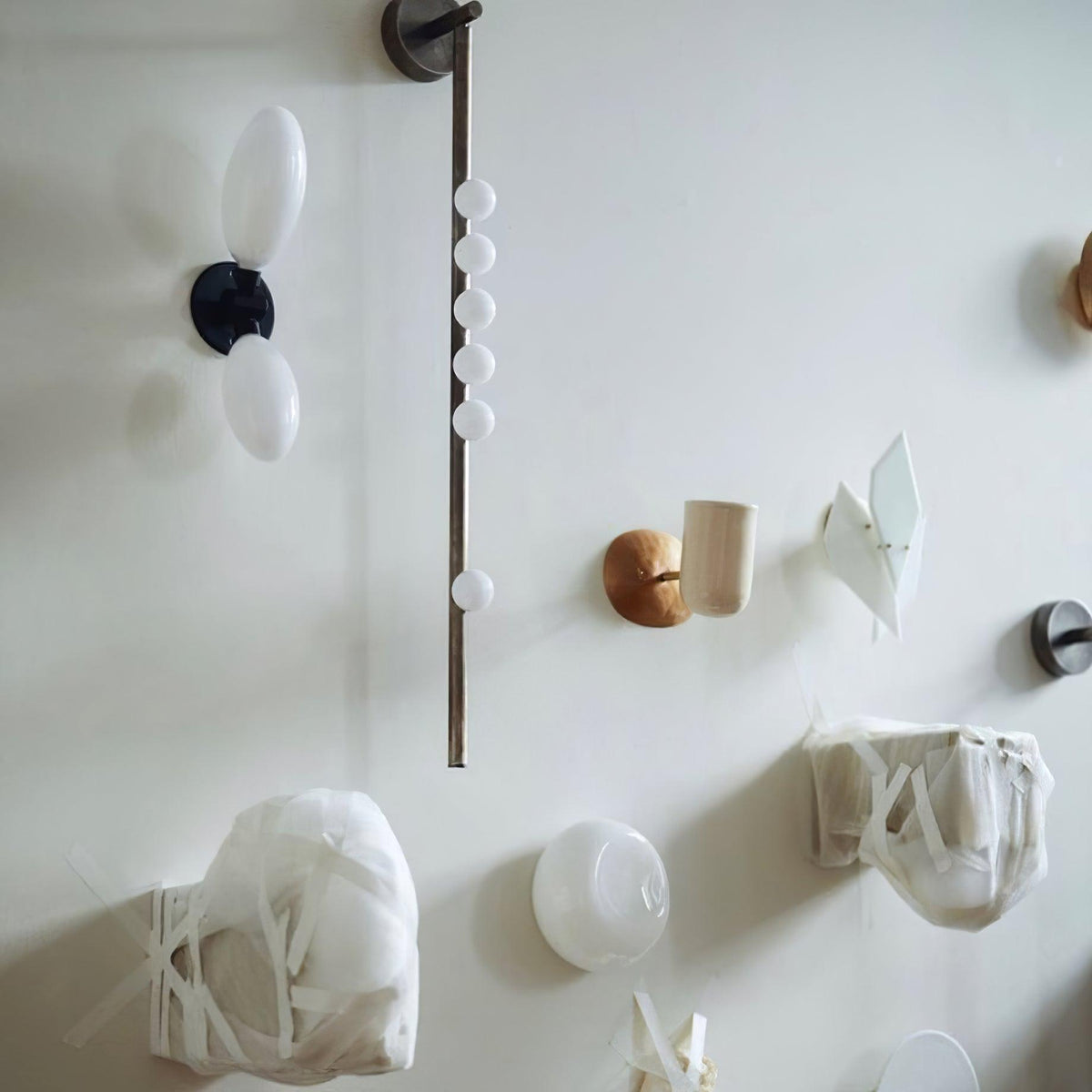 Rory aplique de pared moderno minimalista de tubo en latón y vidrio