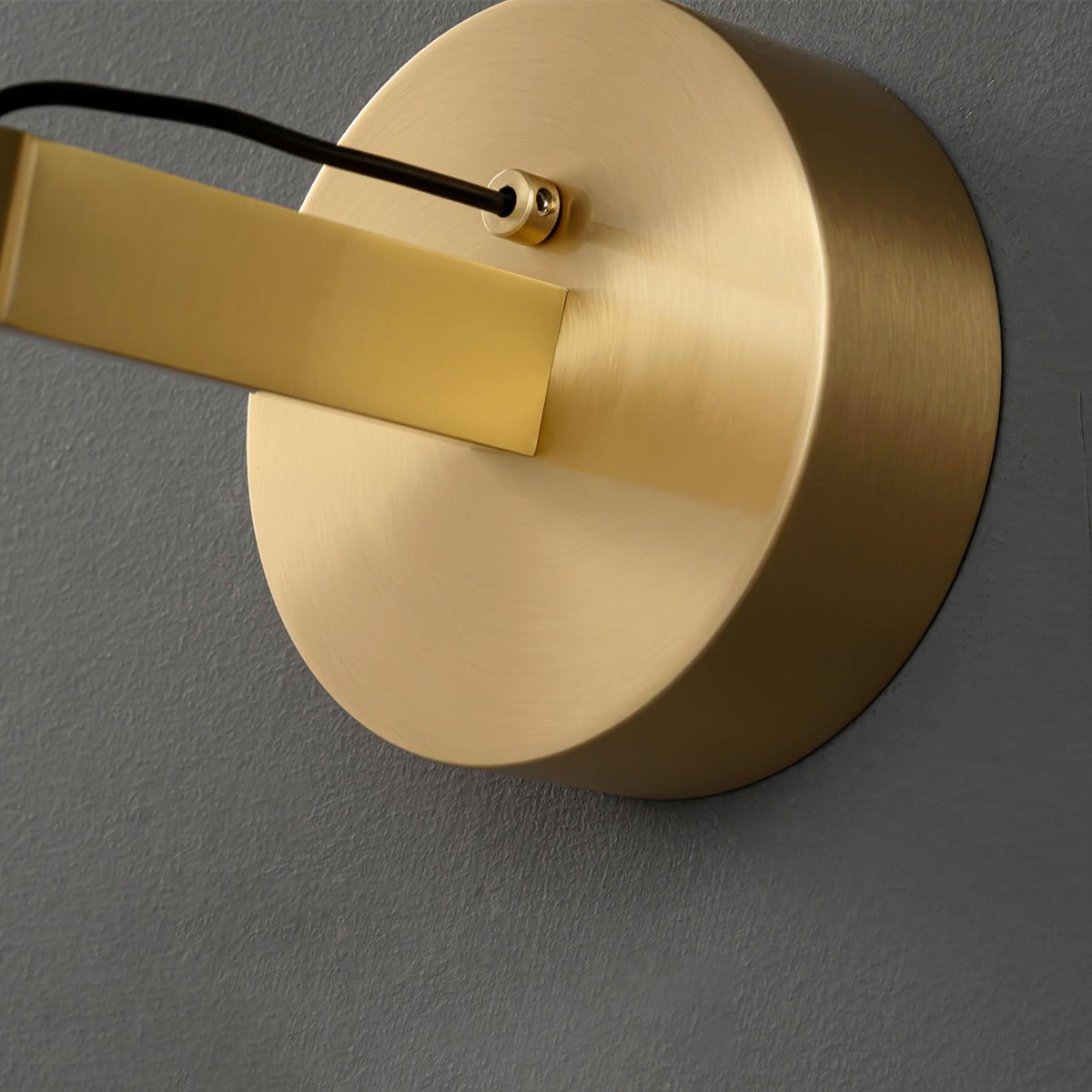 Loxley aplique de pared moderno minimalista lineal de latón