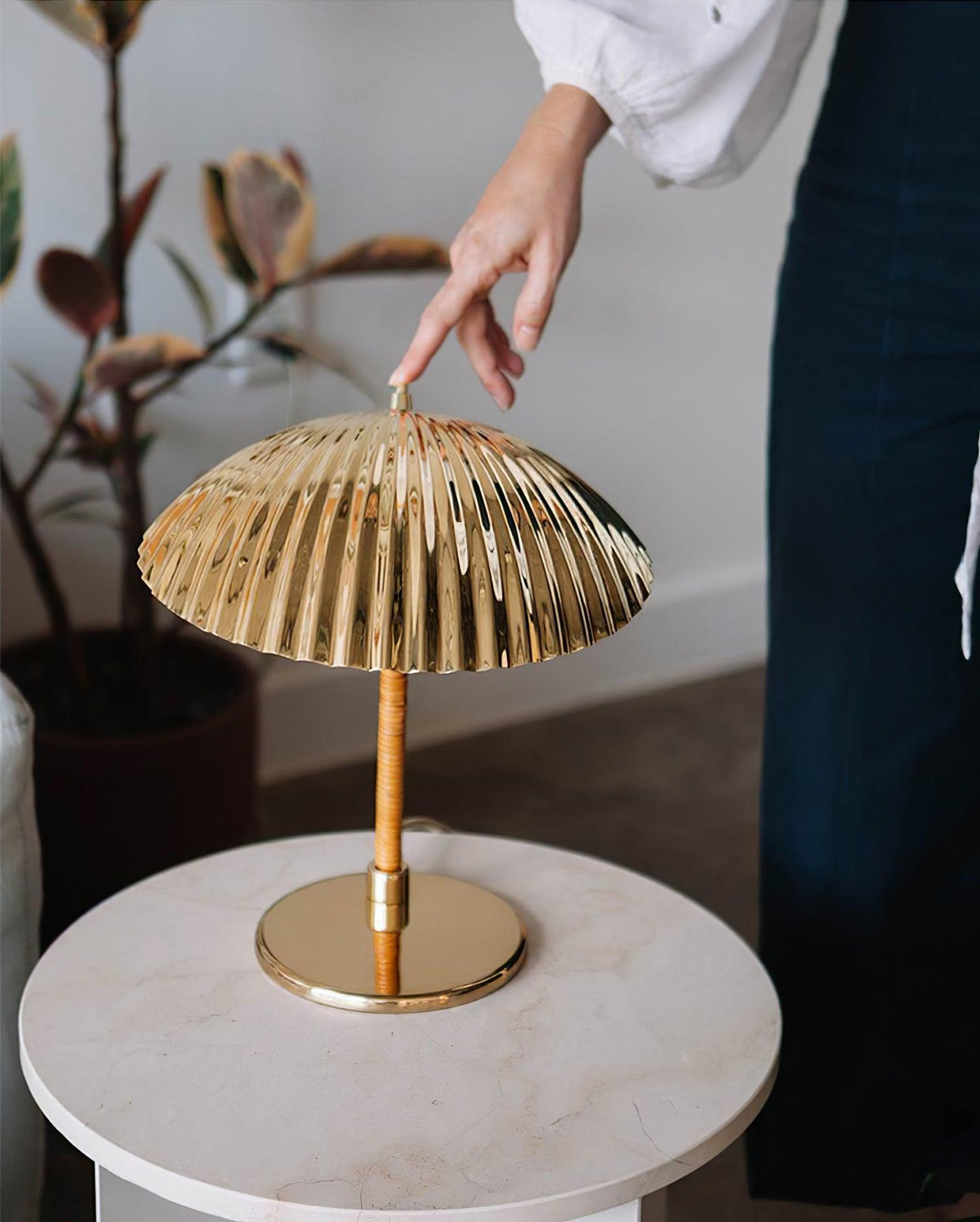 Zorare lámpara de mesa de latón glam