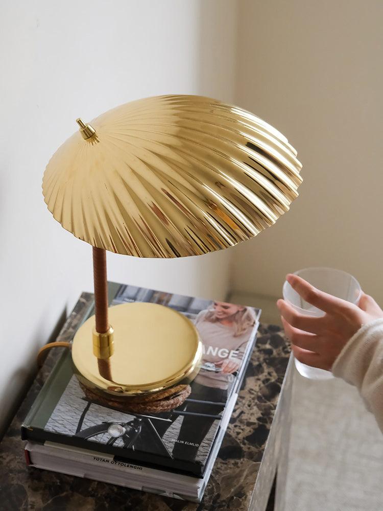 Zorare lámpara de mesa de latón glam