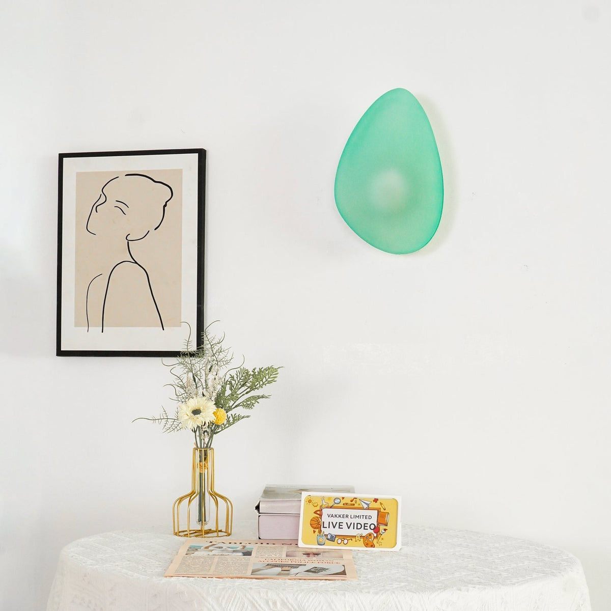 Eirinina aplique de pared con vidrio