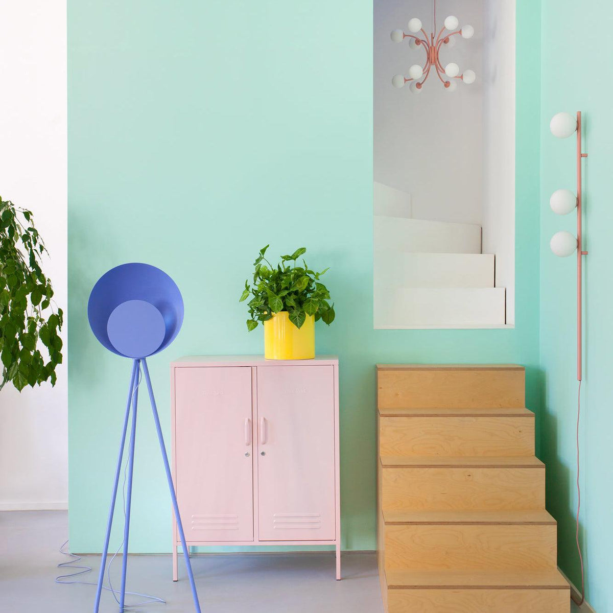 Ultheia aplique de pared moderno minimalista de vidrio bolas esferizadas