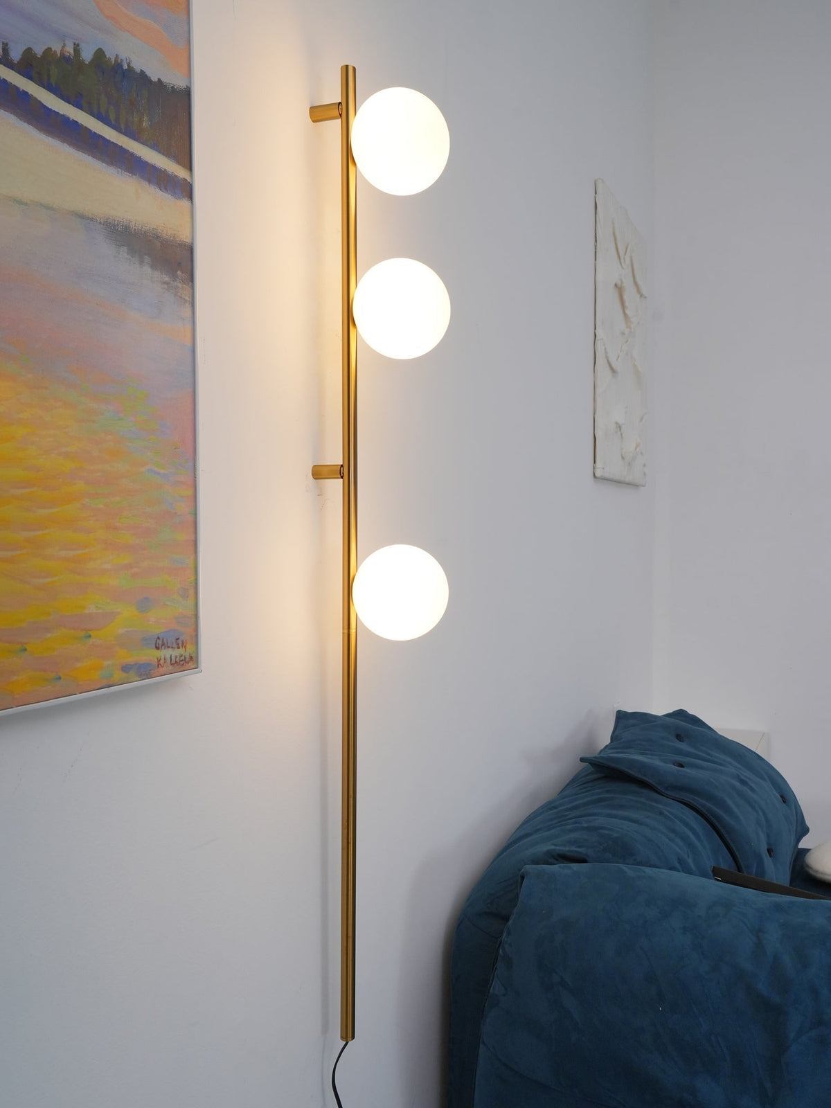 Ultheia aplique de pared moderno minimalista de vidrio bolas esferizadas
