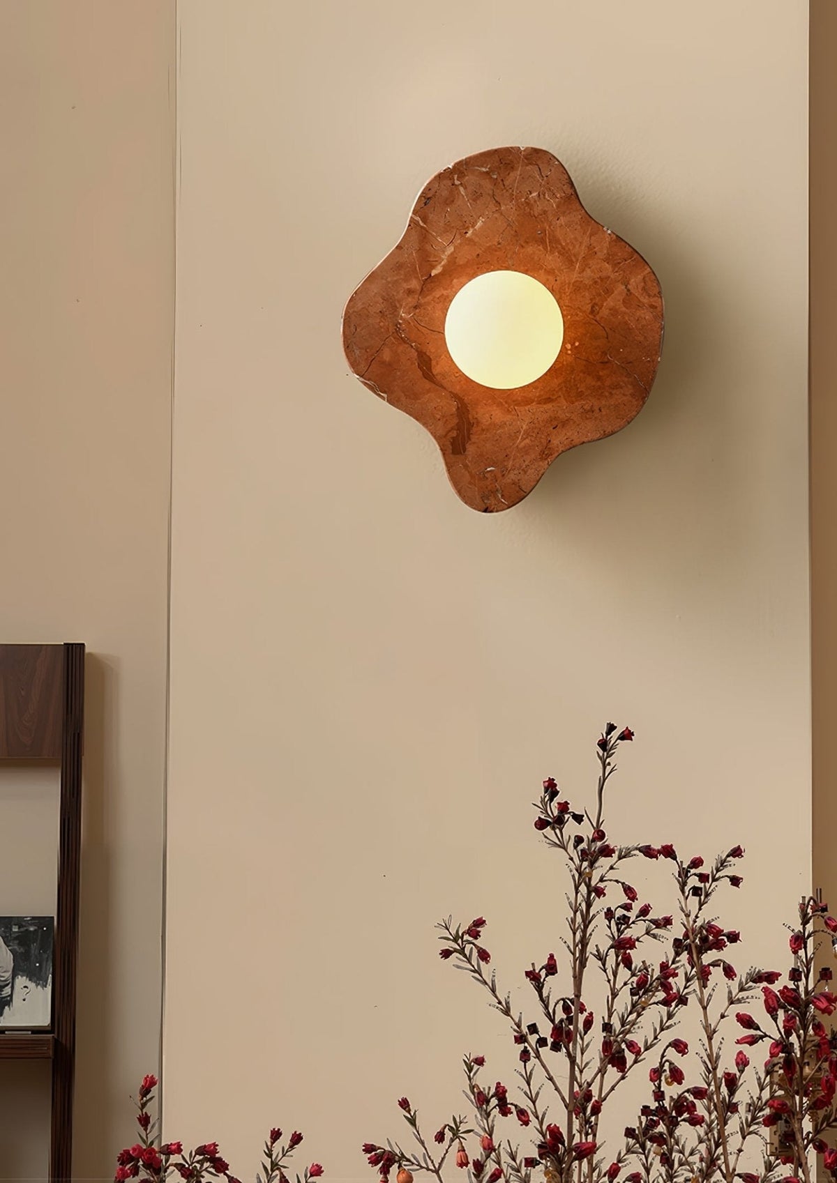 Aplique de pared floración en mármol rústico beige