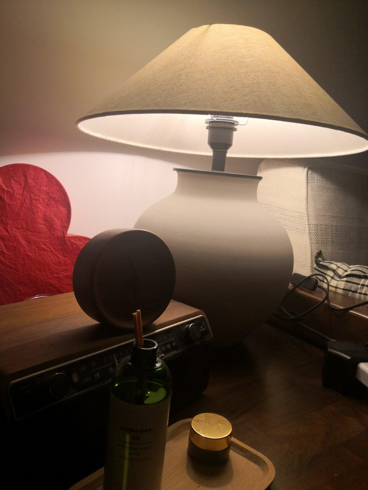 Lumian lámpara de mesa rústica de tejido y cerámica beige