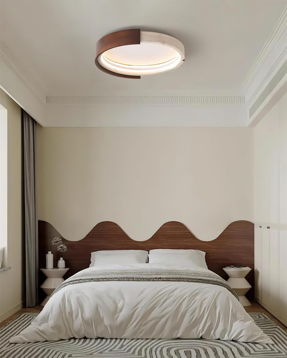 Noreleria lámpara de techo Halo con forma escultórica de travertino y madera