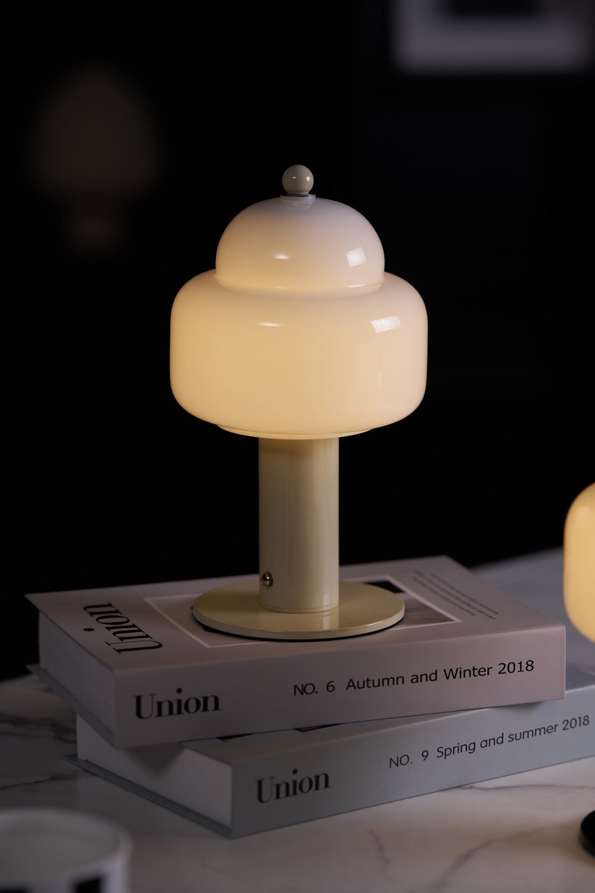 Avenaella lámpara de mesa moderna