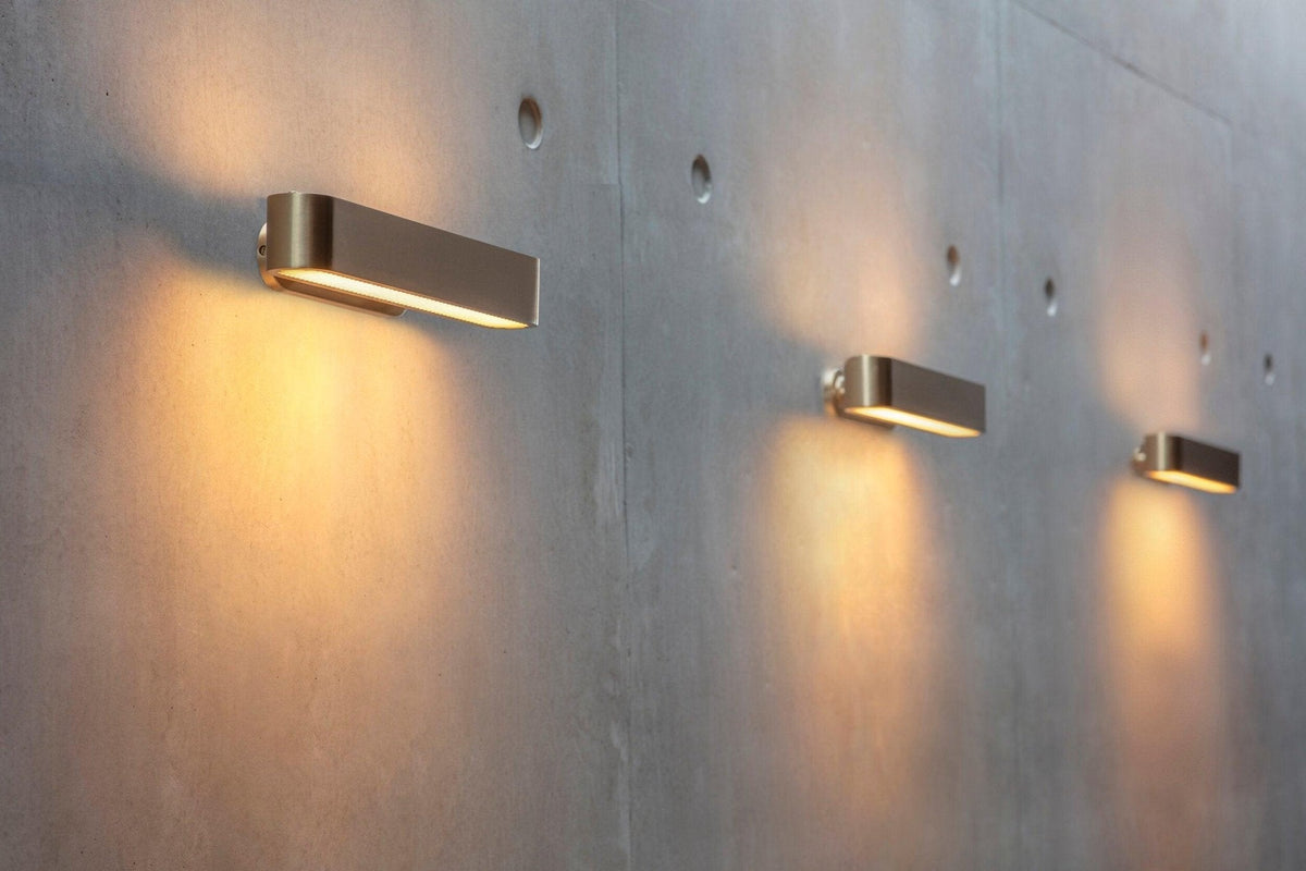 Oriararia aplique de pared latón rejilla ranurada