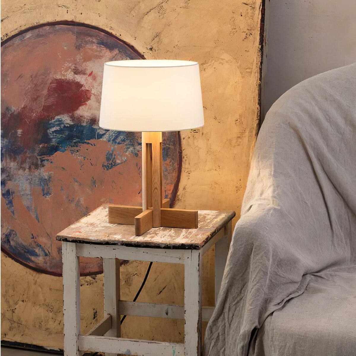 Rinivena lámpara de mesa contemporánea de madera y tejido