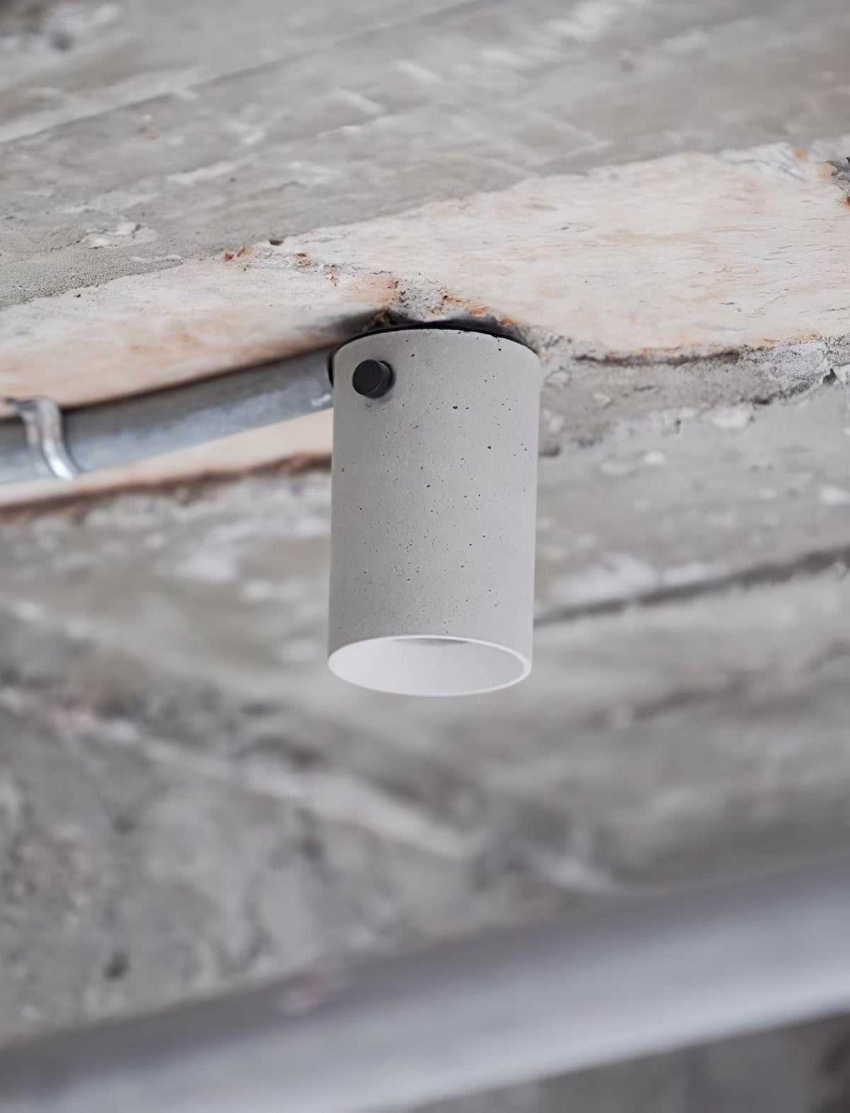 Berion lámpara de techo moderna y minimalista en concreto