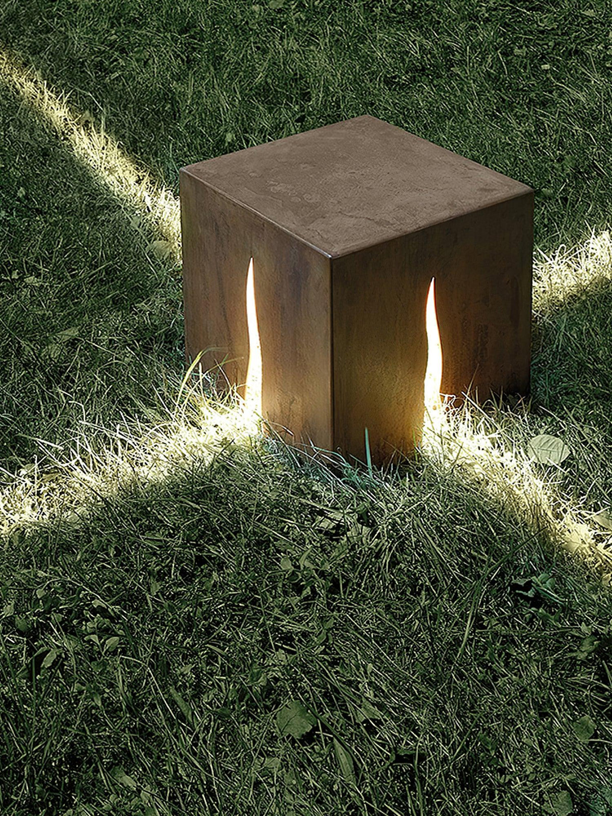 Ugo luminaria exterior Crack Cube