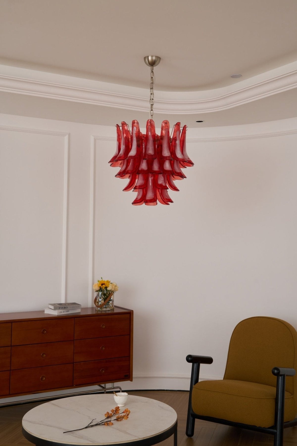 Celoelle lámpara de araña Petalos de vidrio Murano en capas carmesí vintage
