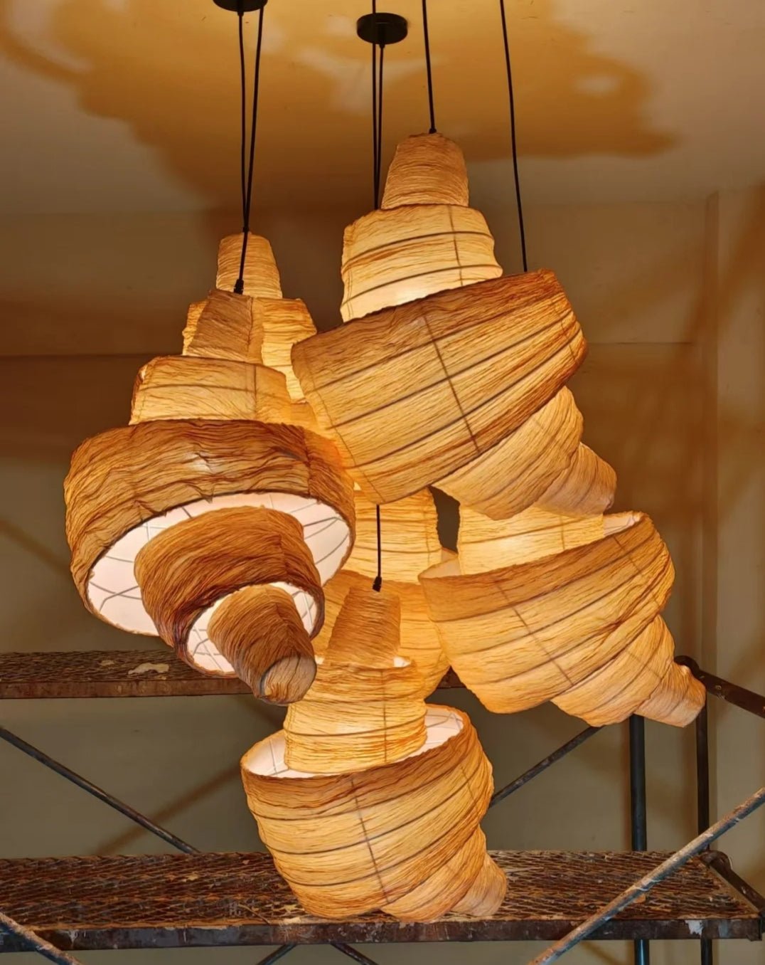 Croissant lámpara colgante de tejido