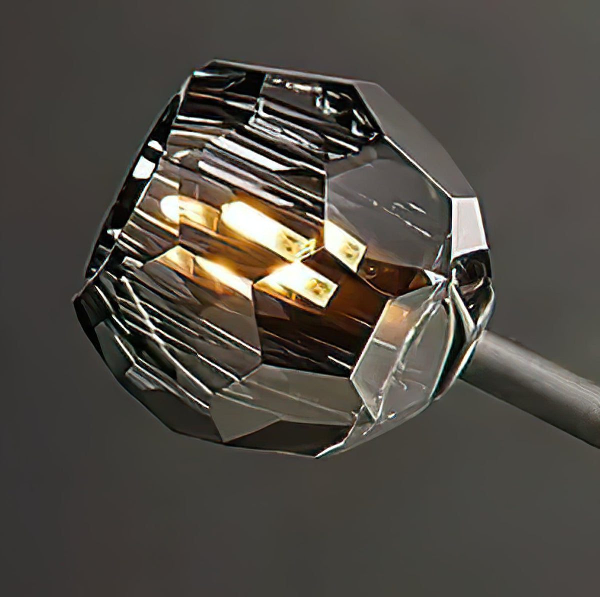 Thalyn lámpara colgante Bola de cristal agrupación en latón