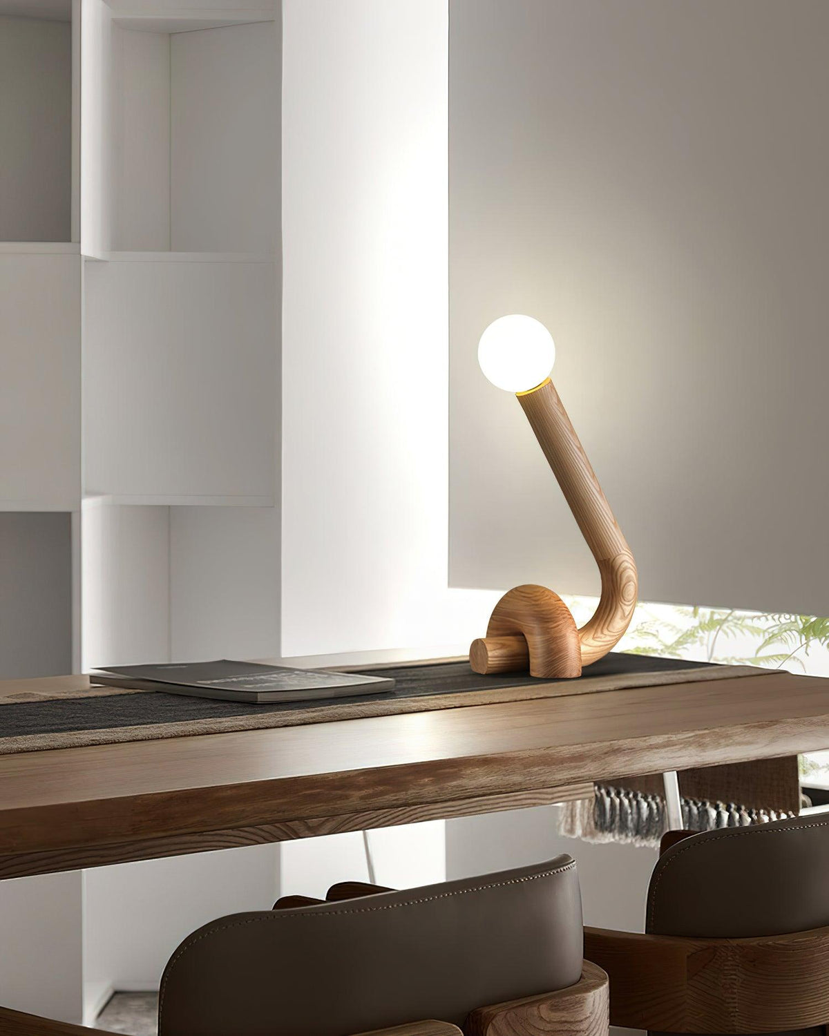 Arcus lámpara de mesa de madera