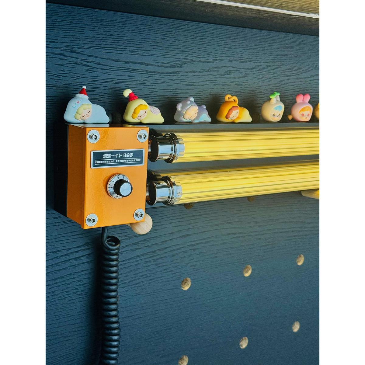 Cutshall aplique de pared con enchufe enchufable