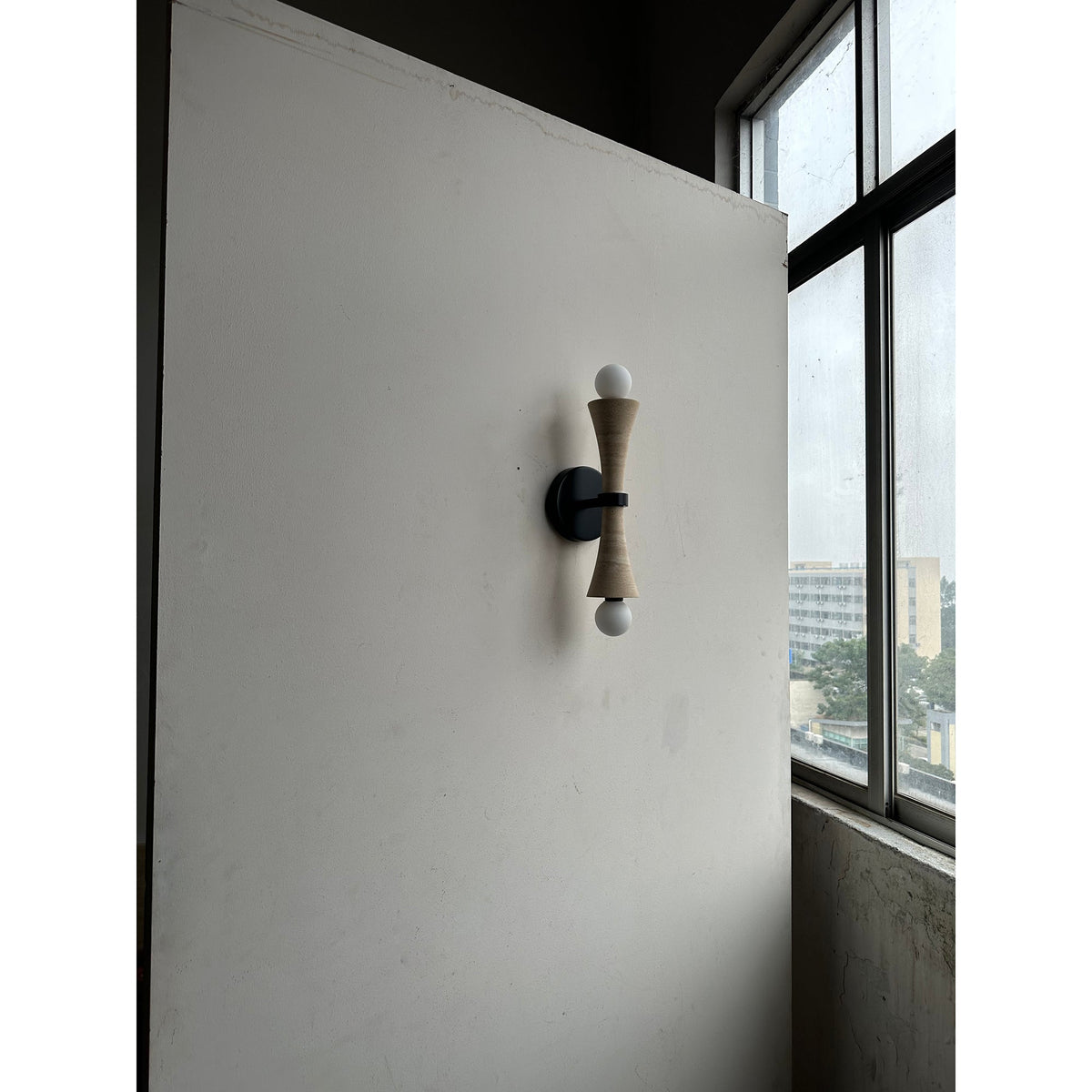 Elaiselle aplique de pared
