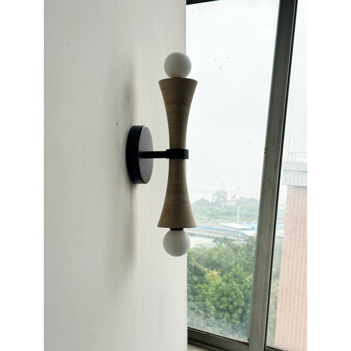 Elaiselle aplique de pared