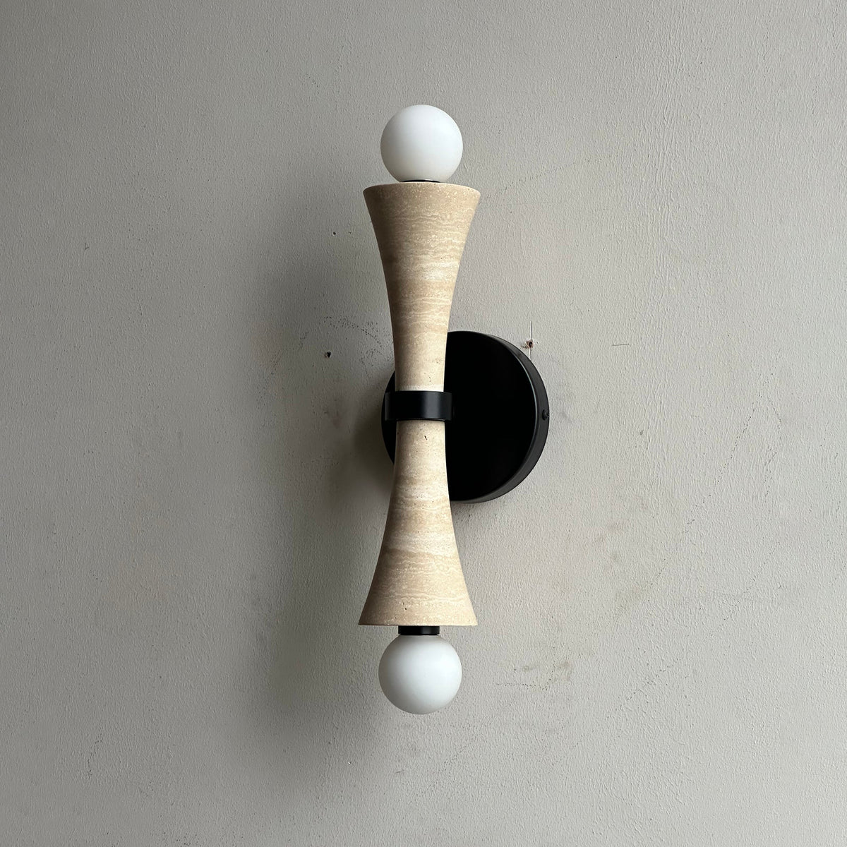Elaiselle aplique de pared