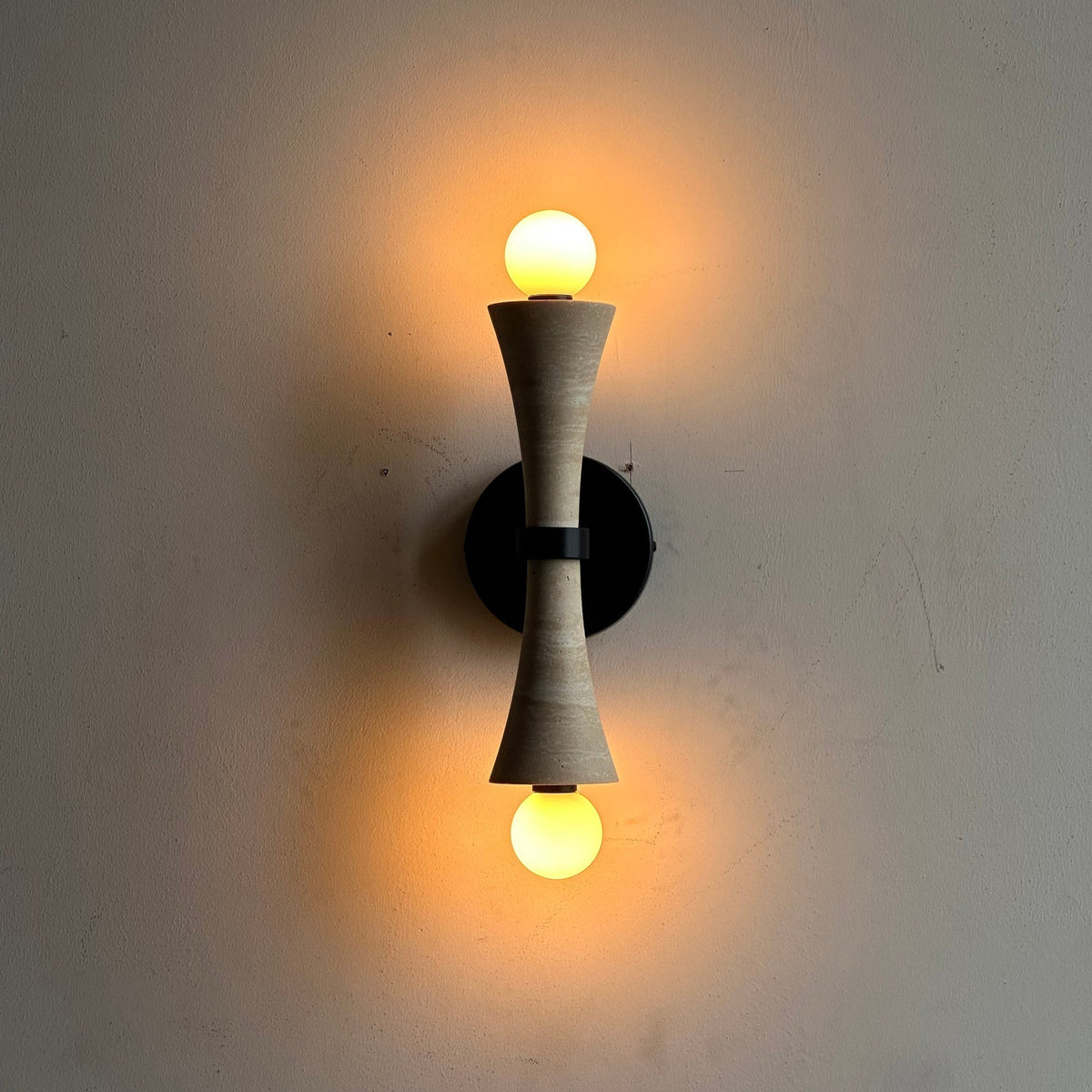 Elaiselle aplique de pared