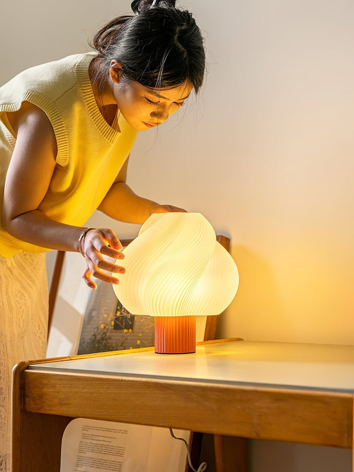 Buffy lámpara de mesa moderna de plástico