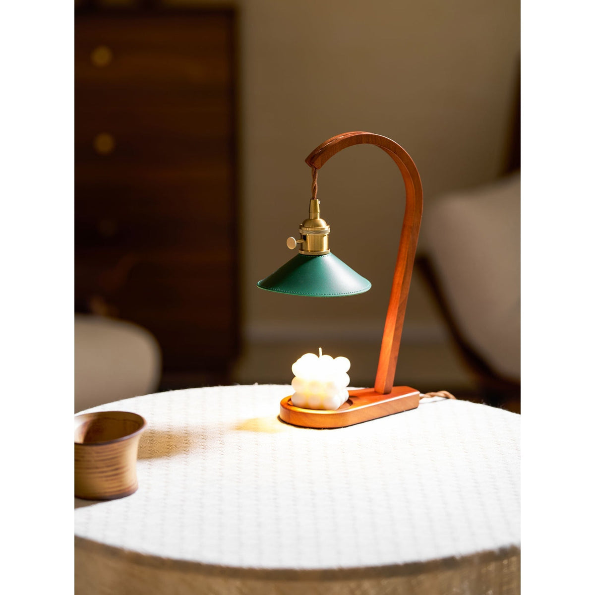 Oreliira lámpara de mesa
