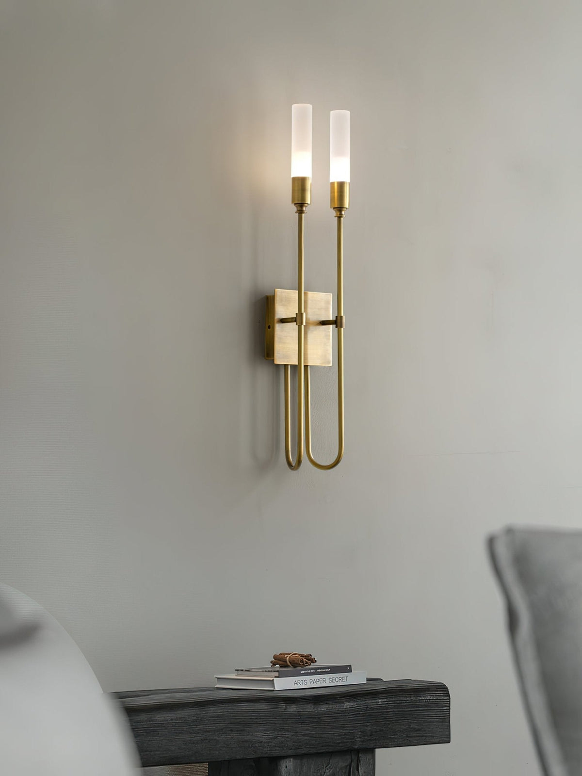 Yvori aplique de pared con doble varilla minimalista