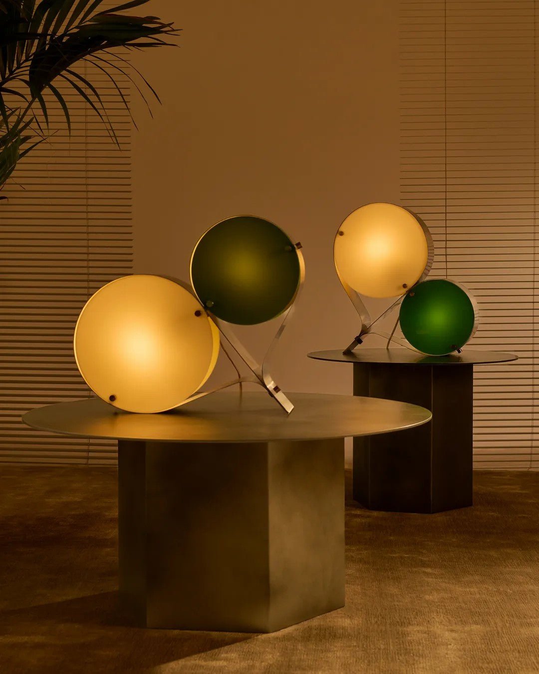 Duet lámpara de mesa flotante disco