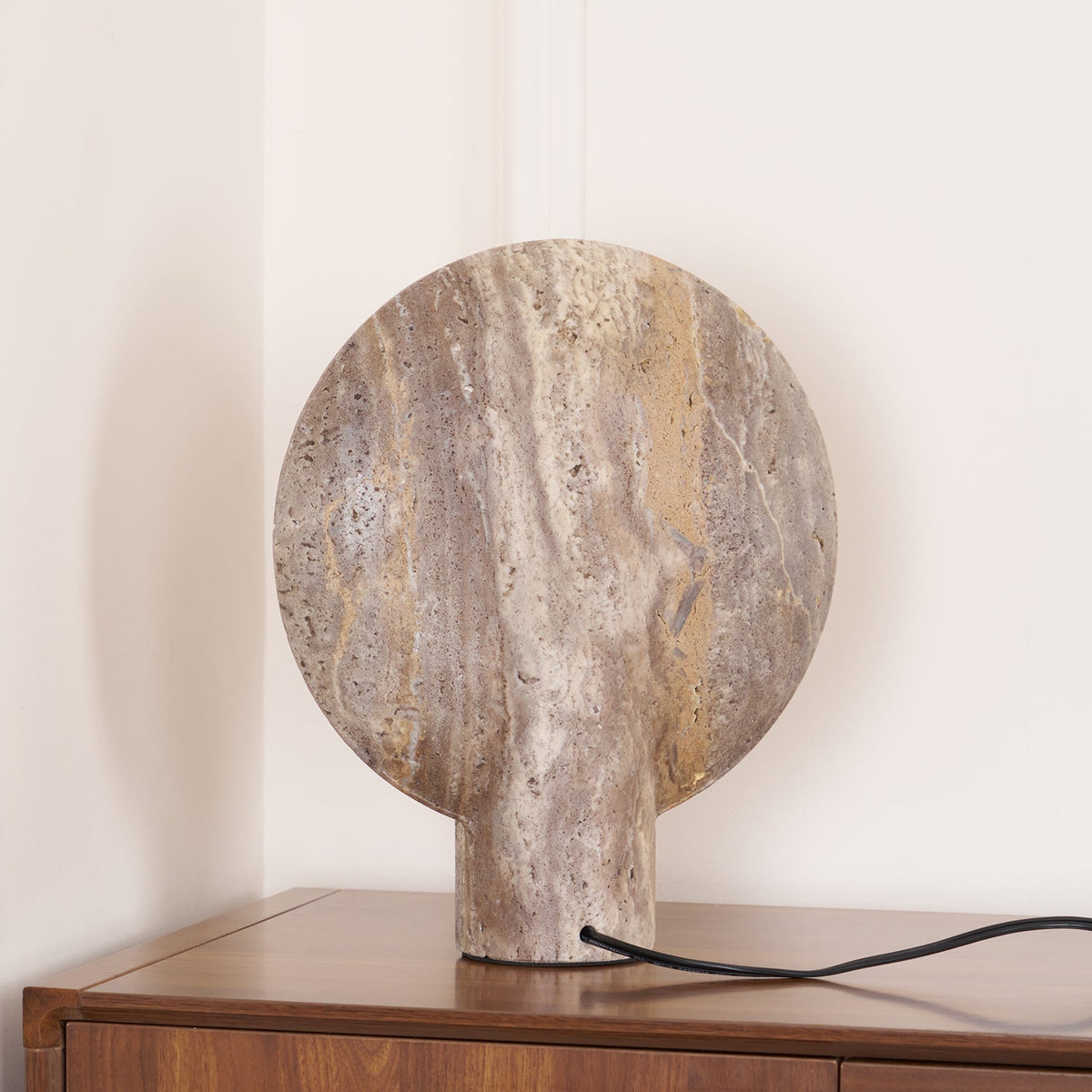 Valemu lámpara de mesa Saucer-Base travertino