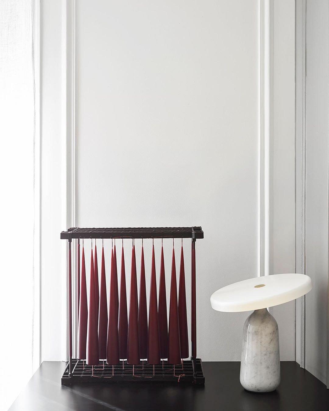 Astrian lámpara de mesa minimalista en mármol