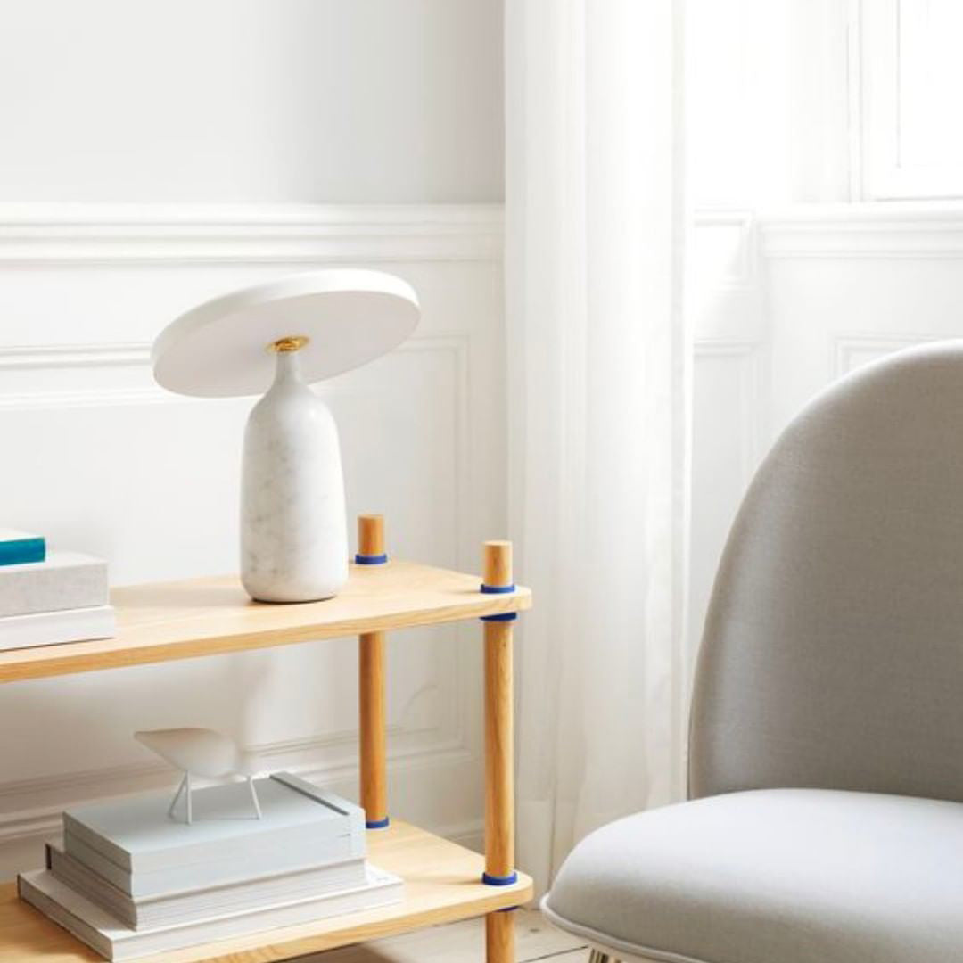 Astrian lámpara de mesa minimalista en mármol