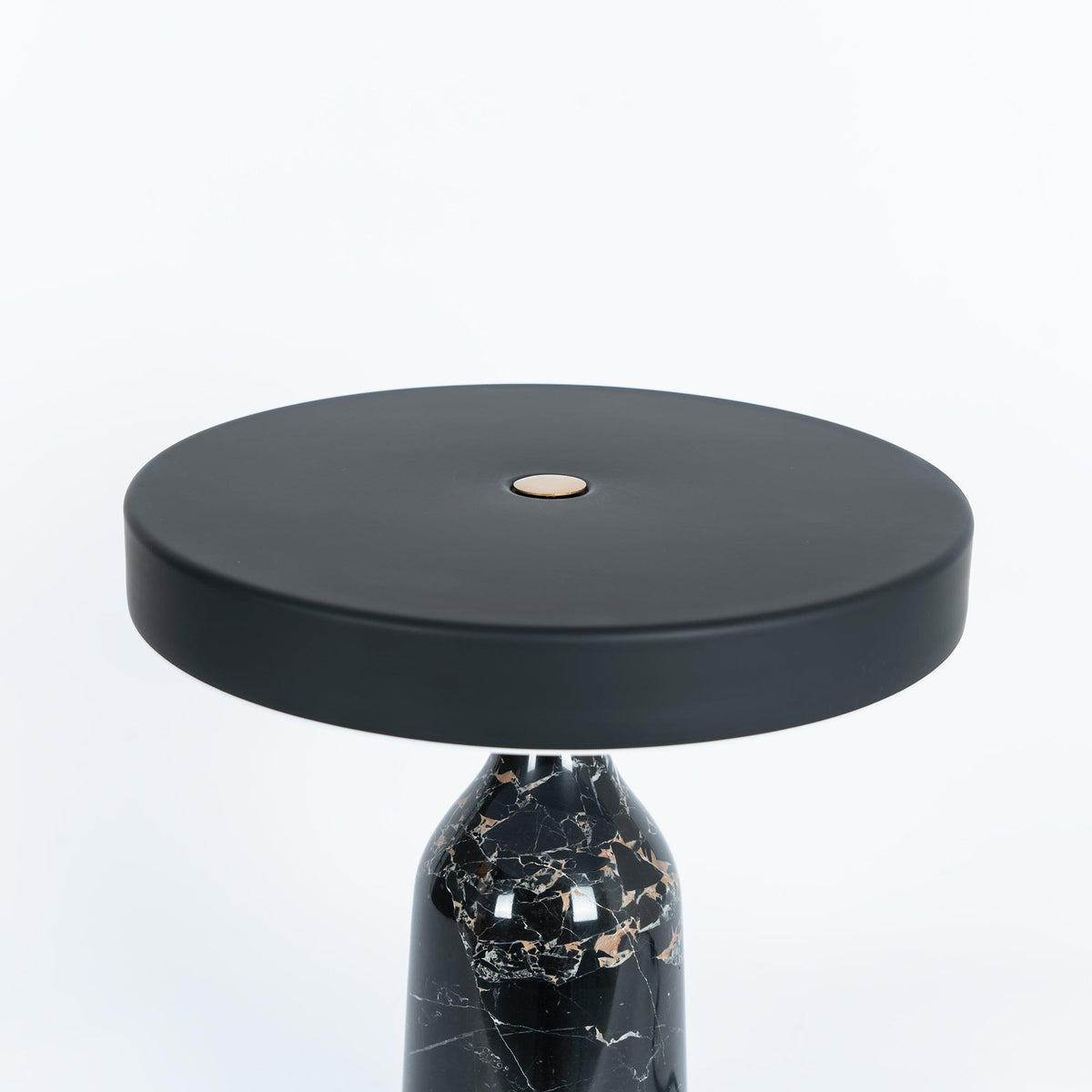 Astrian lámpara de mesa minimalista en mármol