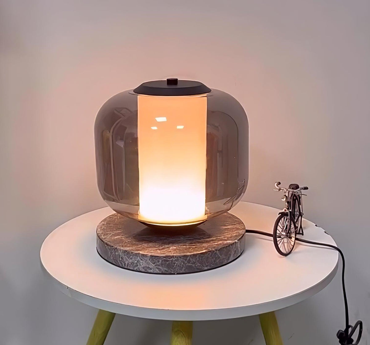 Aaron lámpara de mesa moderna de mármol