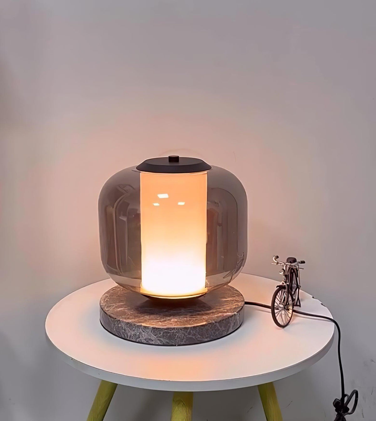 Aaron lámpara de mesa moderna de mármol