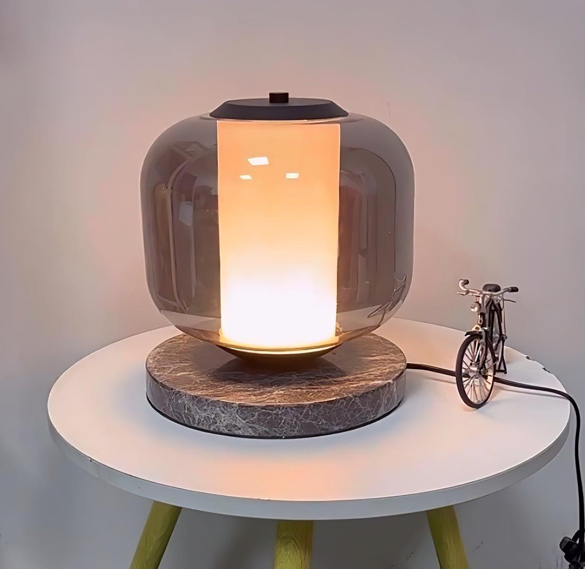 Aaron lámpara de mesa moderna de mármol