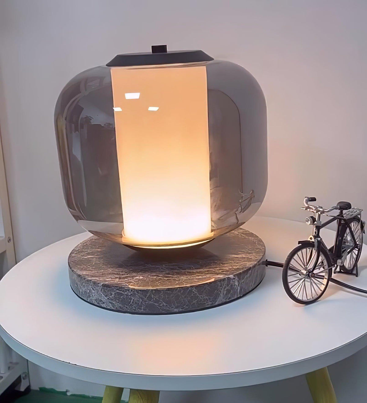 Aaron lámpara de mesa moderna de mármol