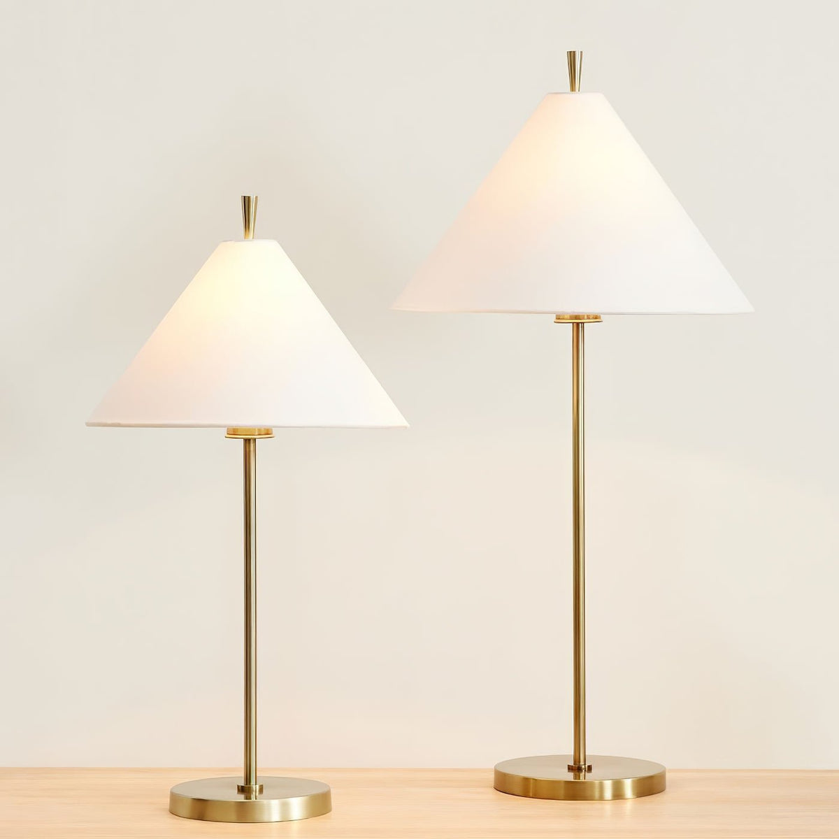 Sorivina lámpara de mesa elegante cono