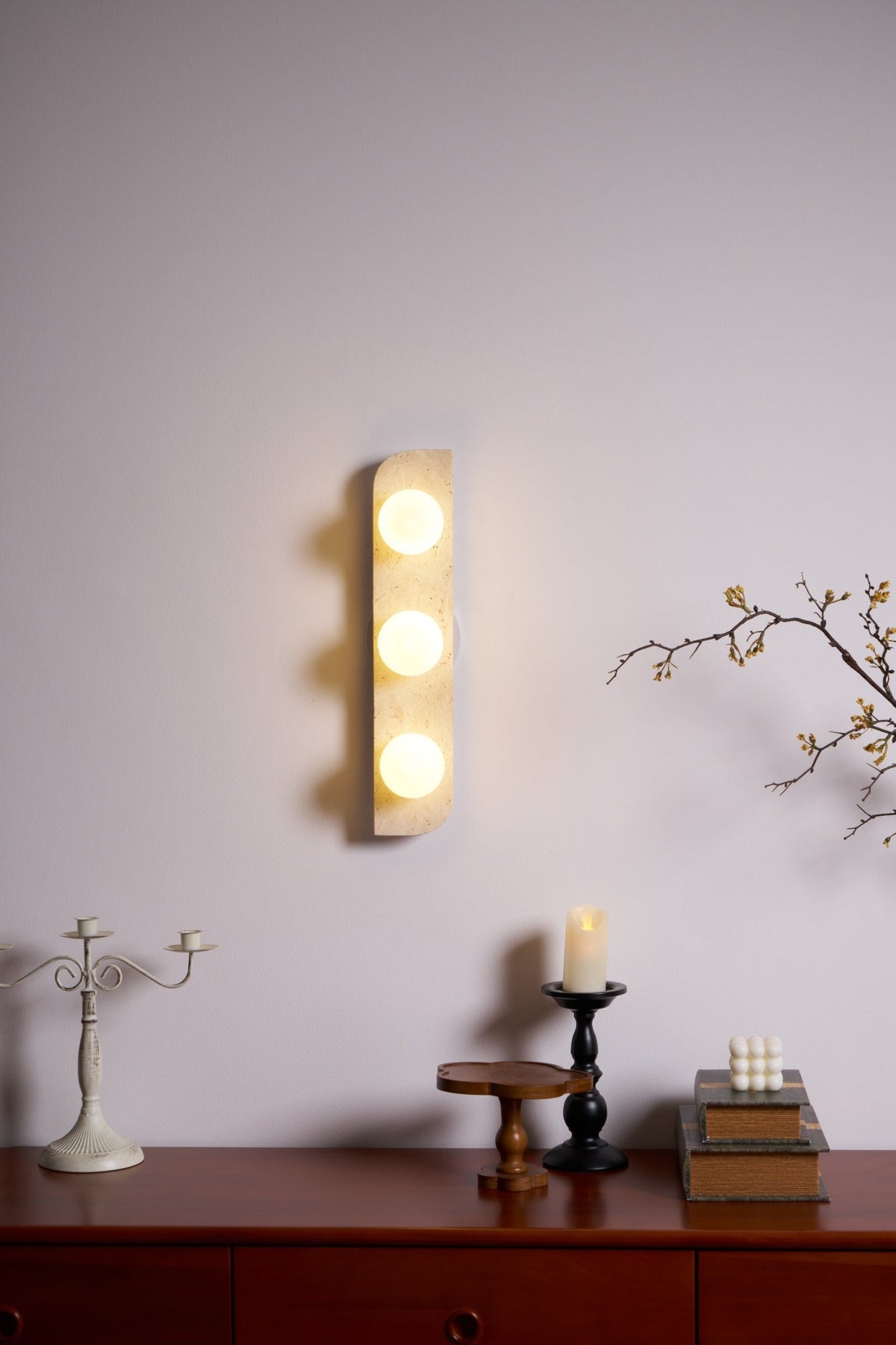 Serearia aplique de pared minimalista de travertino con enchufe enchufable
