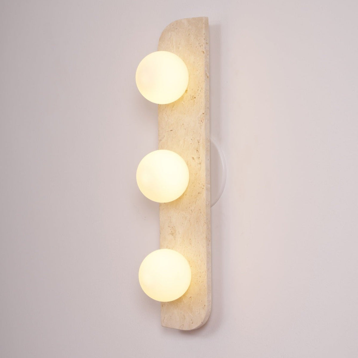 Taviniella aplique de pared minimalista en travertino