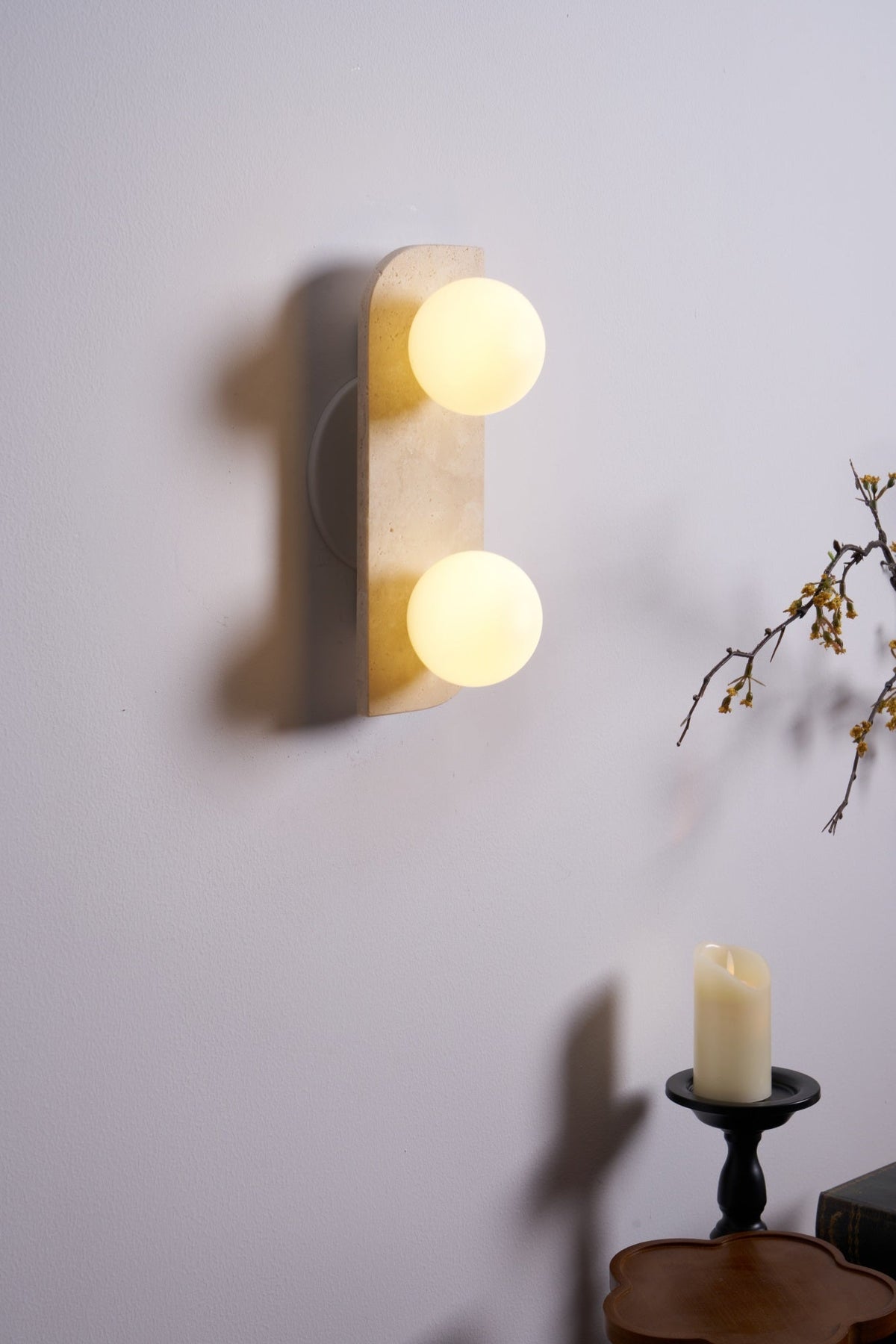 Taviniella aplique de pared minimalista en travertino