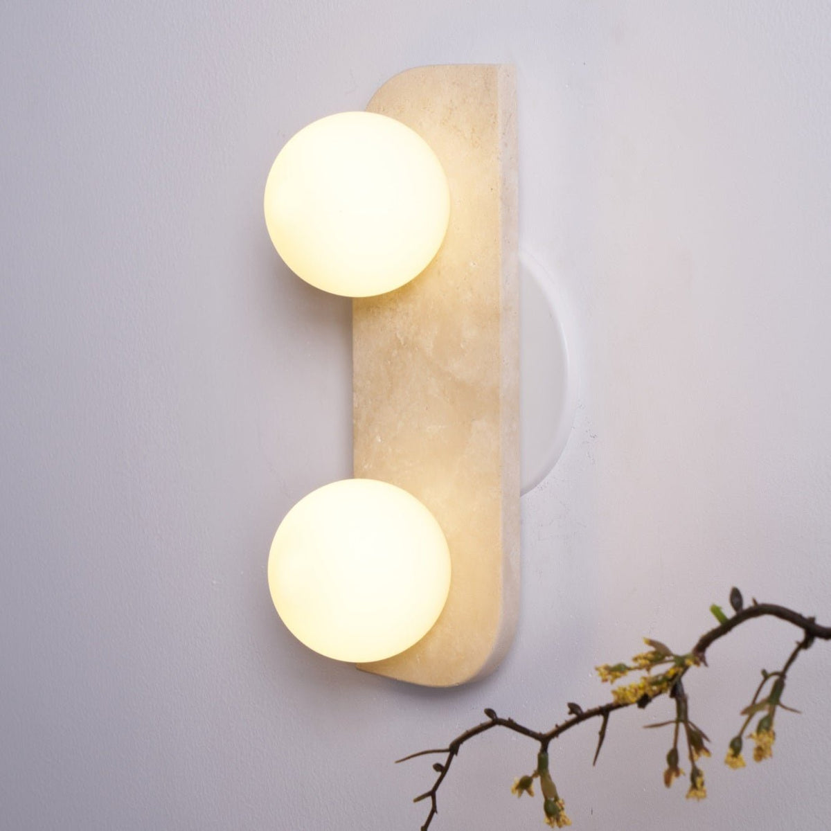 Taviniella aplique de pared minimalista en travertino