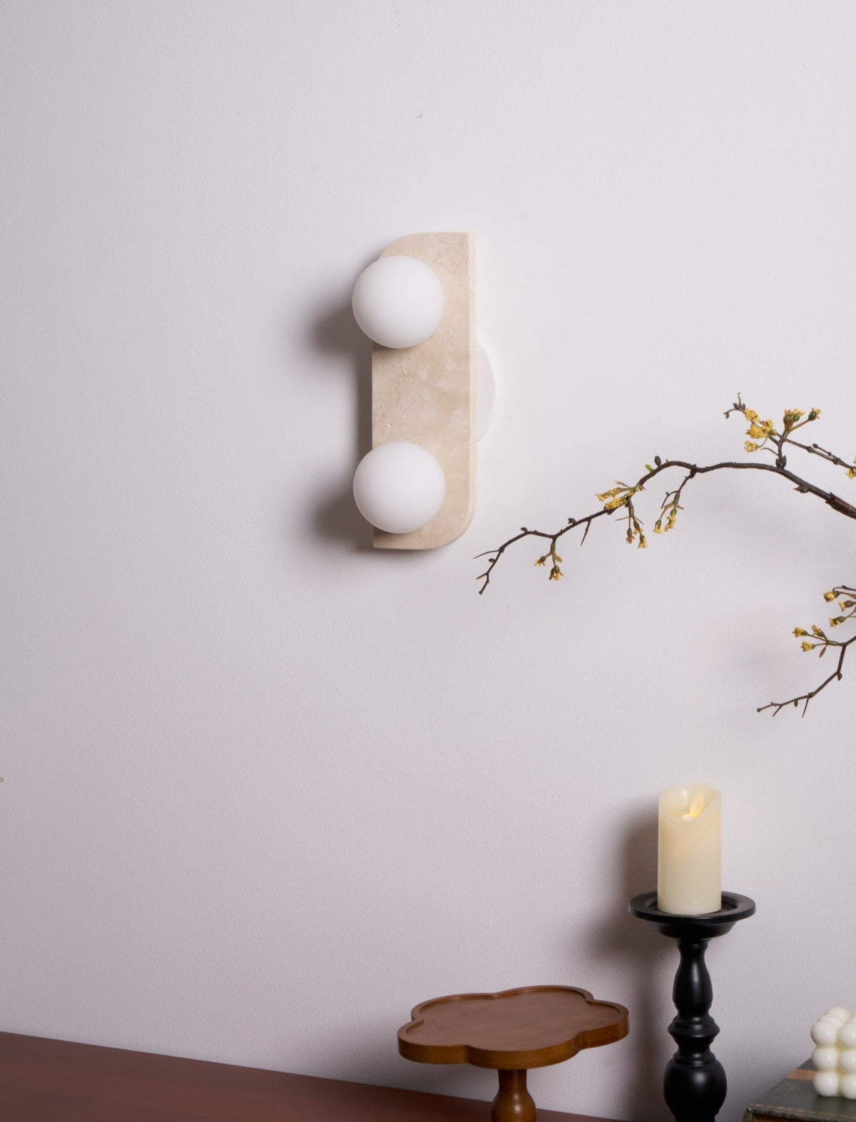 Taviniella aplique de pared minimalista en travertino