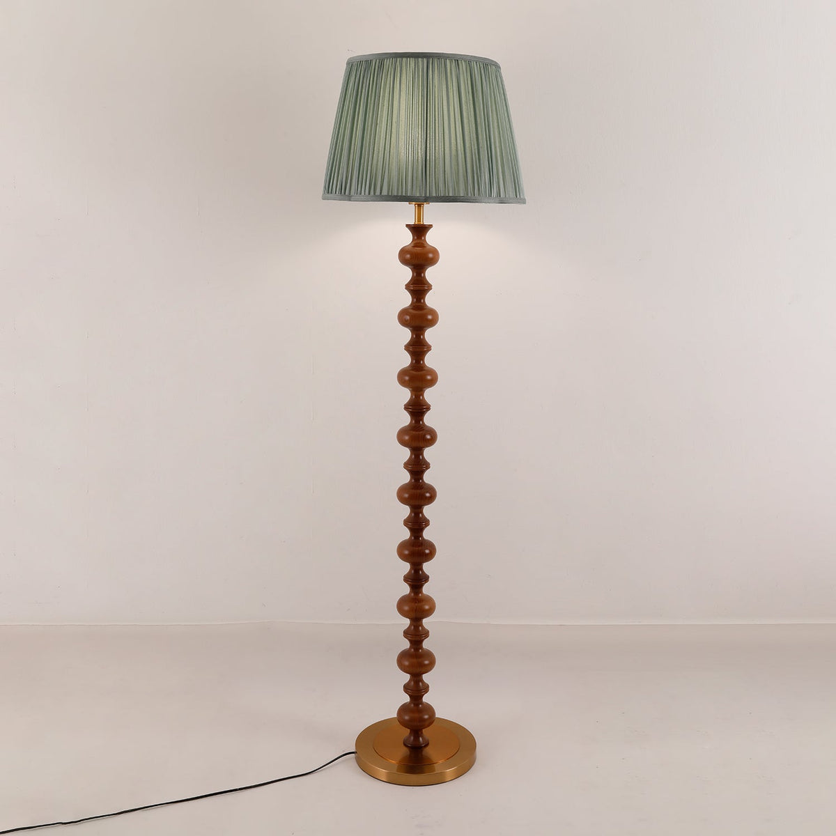 Rinivaine lámpara de pie de madera y tejido