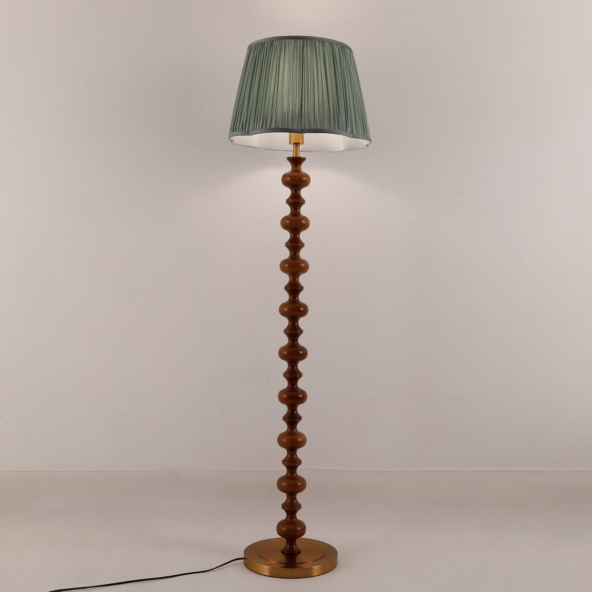 Rinivaine lámpara de pie de madera y tejido