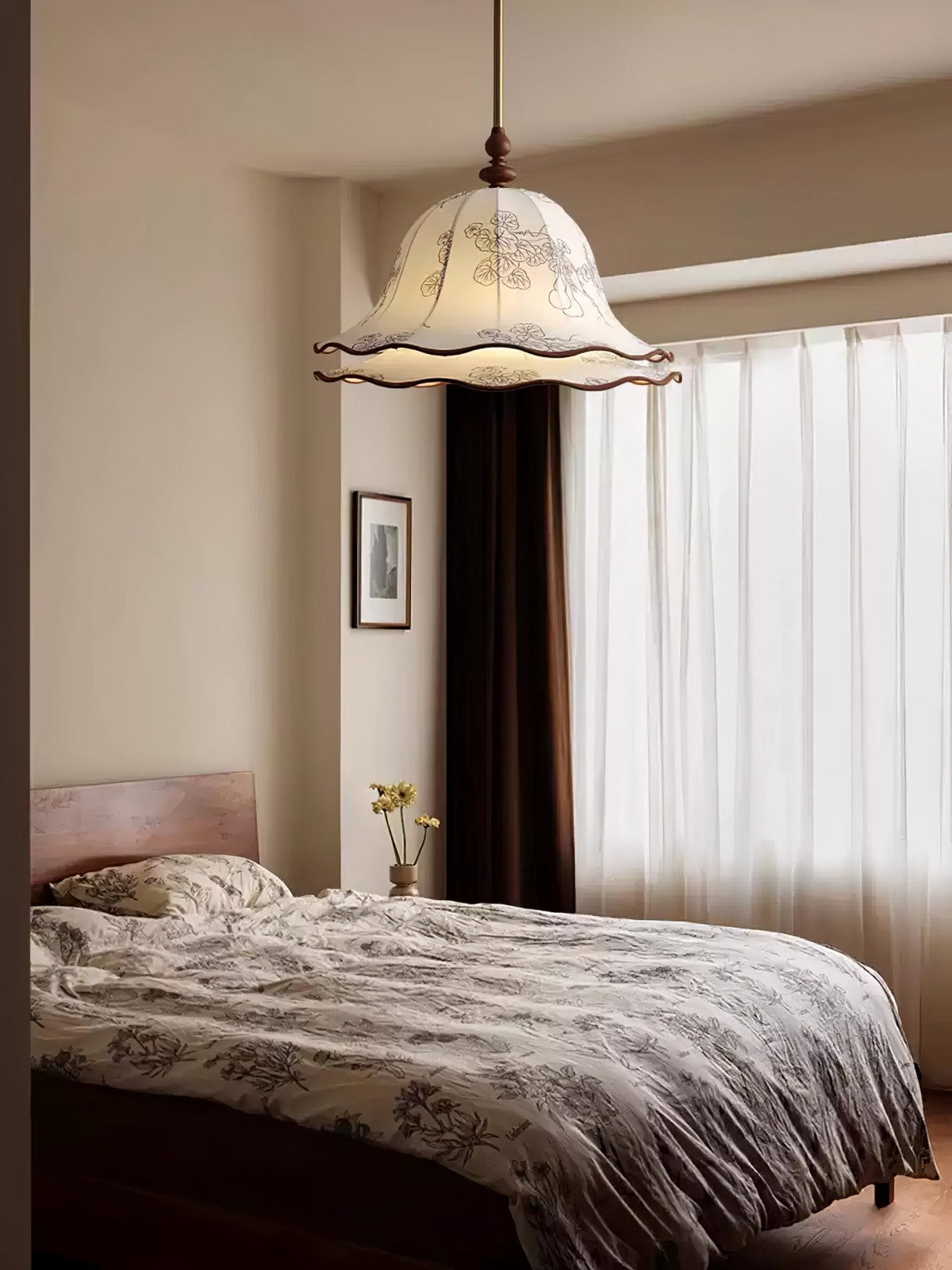 Ilsilis lámpara colgante tradicional con pantalla de tejido floral y cuerpo de madera